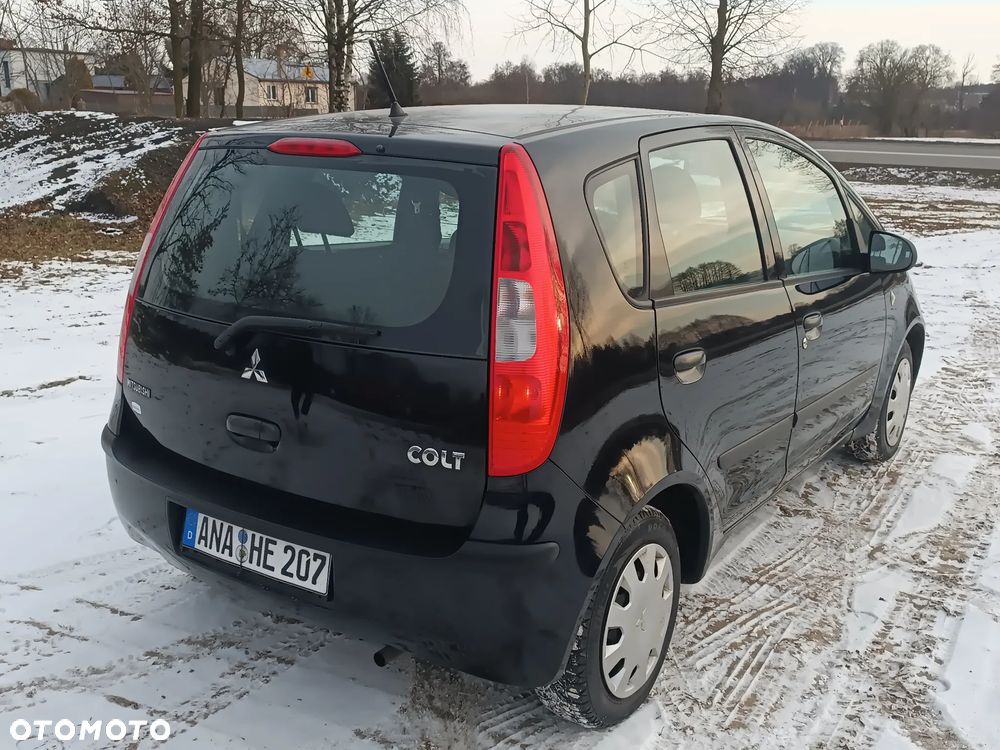 Mitsubishi Colt - 4