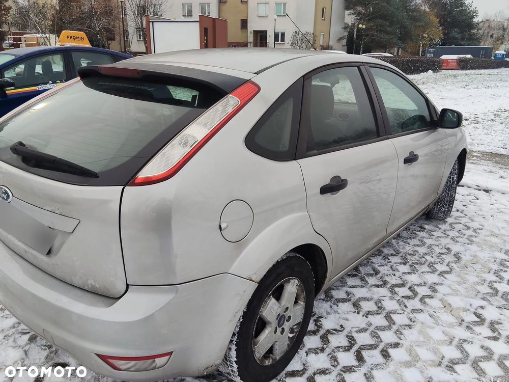 Ford Focus 1.6 Amber X - 11