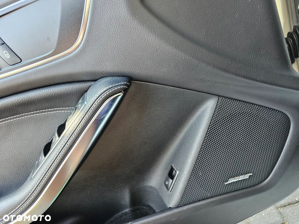 Mercedes-Benz CLA 180 Urban - 12