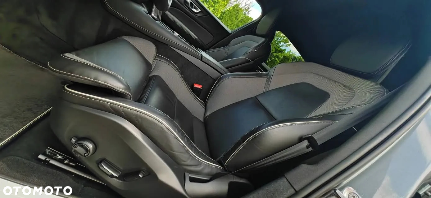 Volvo V60 T8 AWD Plug-In Hybrid Polestar Engineered - 16