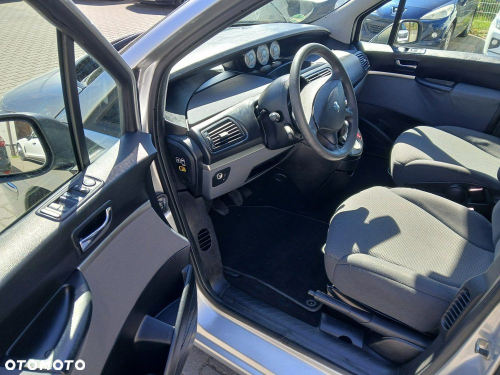 Peugeot 807 140 Family - 9