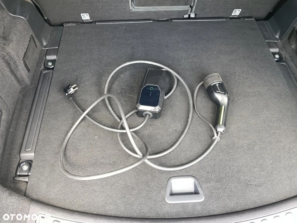Land Rover Discovery Sport P300e R-Dynamic - 32