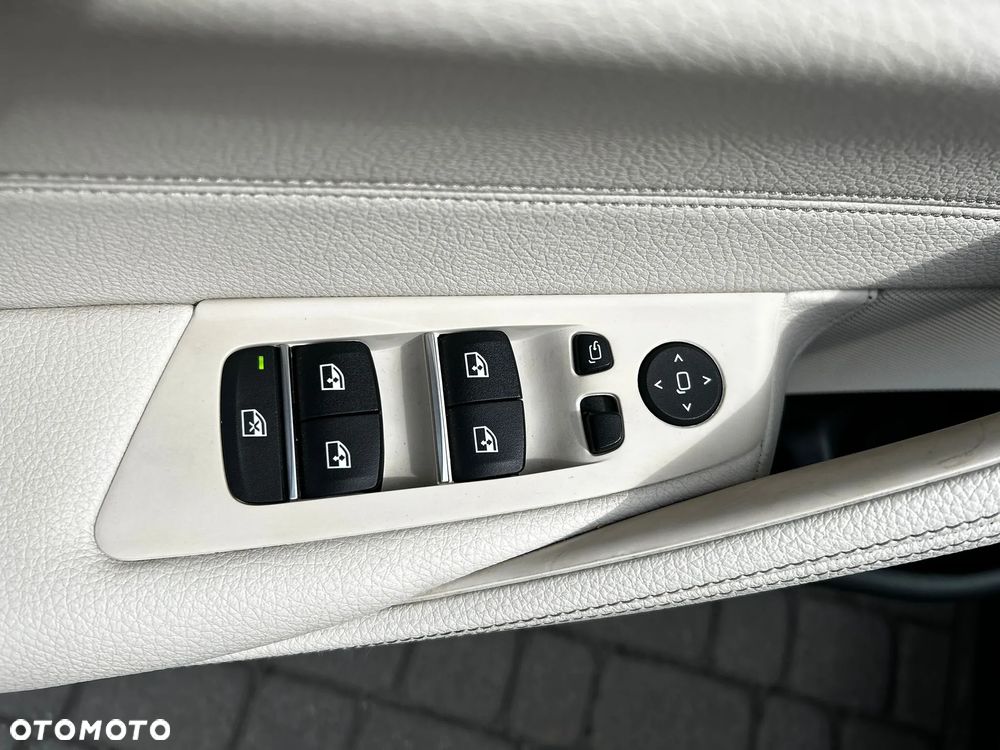 BMW Seria 5 530e xDrive M Sport sport - 22