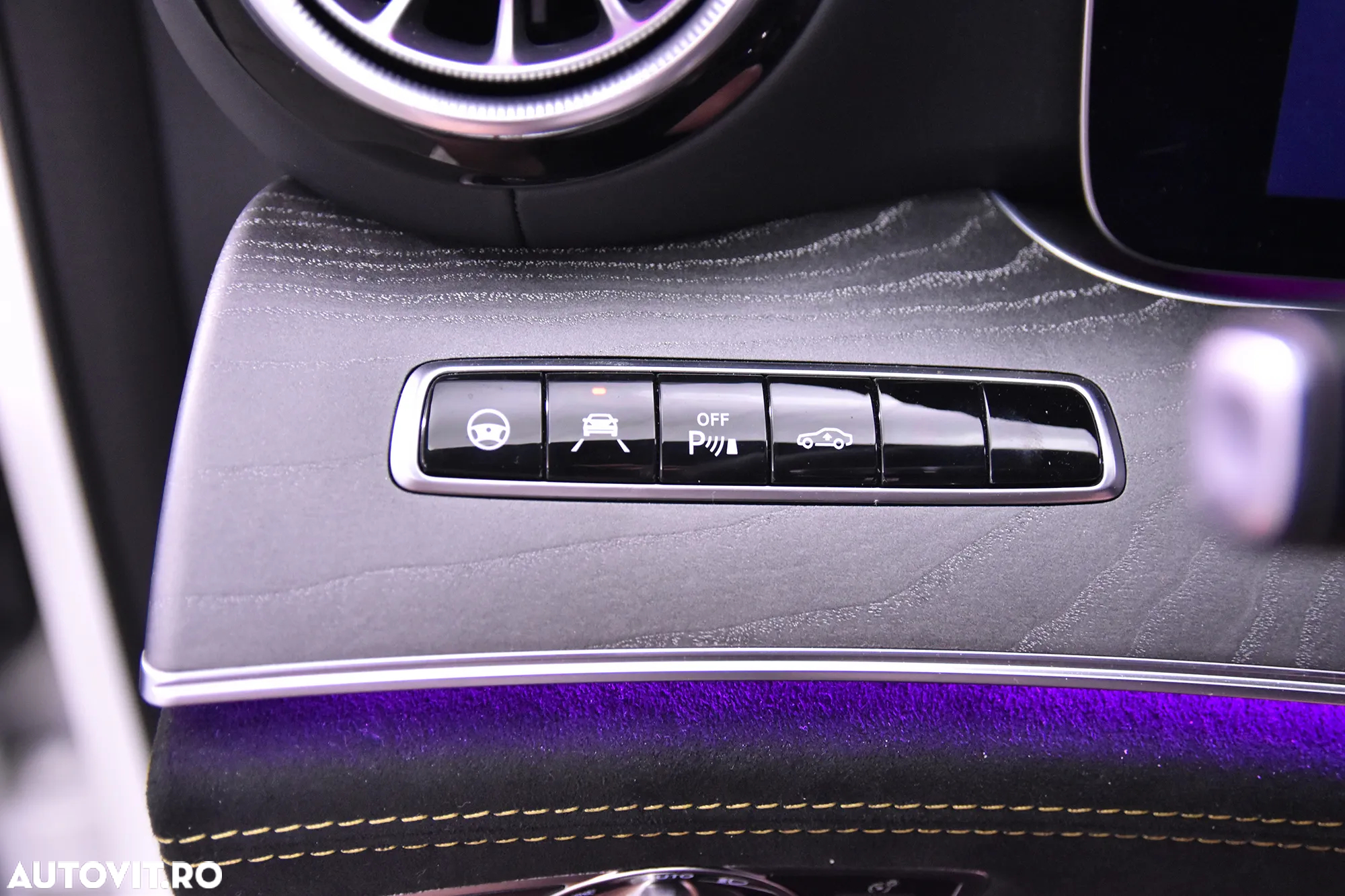 Mercedes-Benz AMG GT 43 4MATIC+ - 16