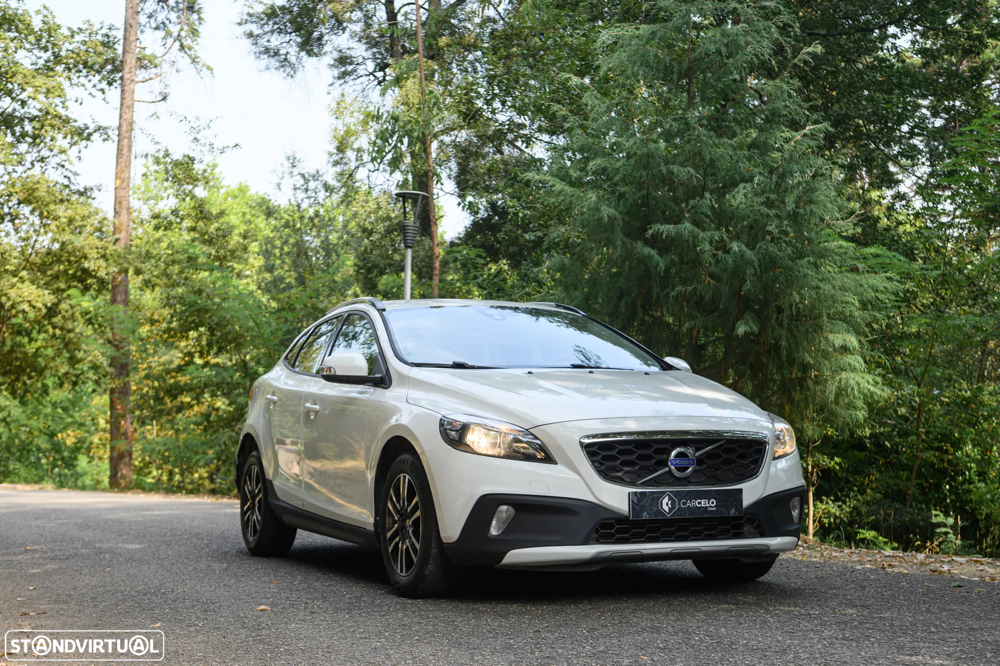 Volvo V40 Cross Country 2.0 D2 Summum - 14