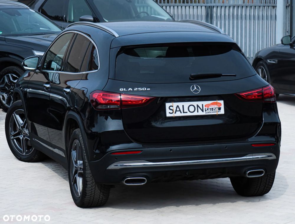 Mercedes-Benz GLA 250 e 8G-DCT AMG Line - 8