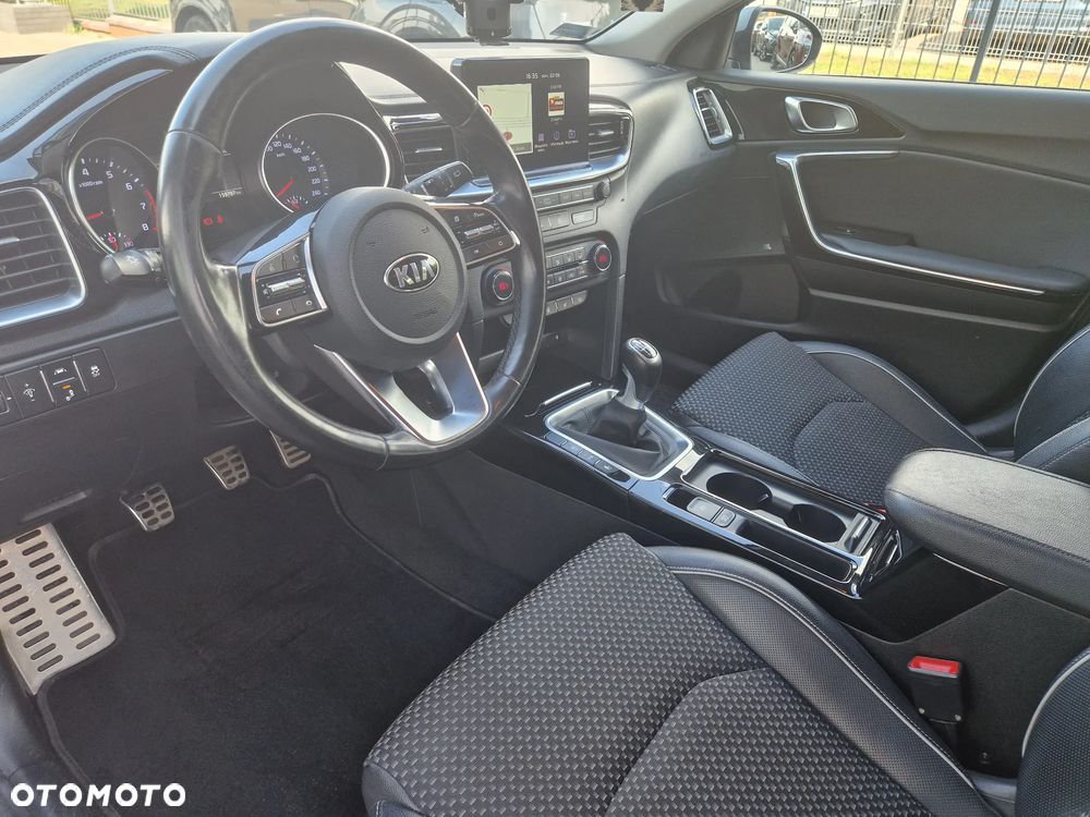Kia Ceed 1.4 T-GDI L Business Line - 12