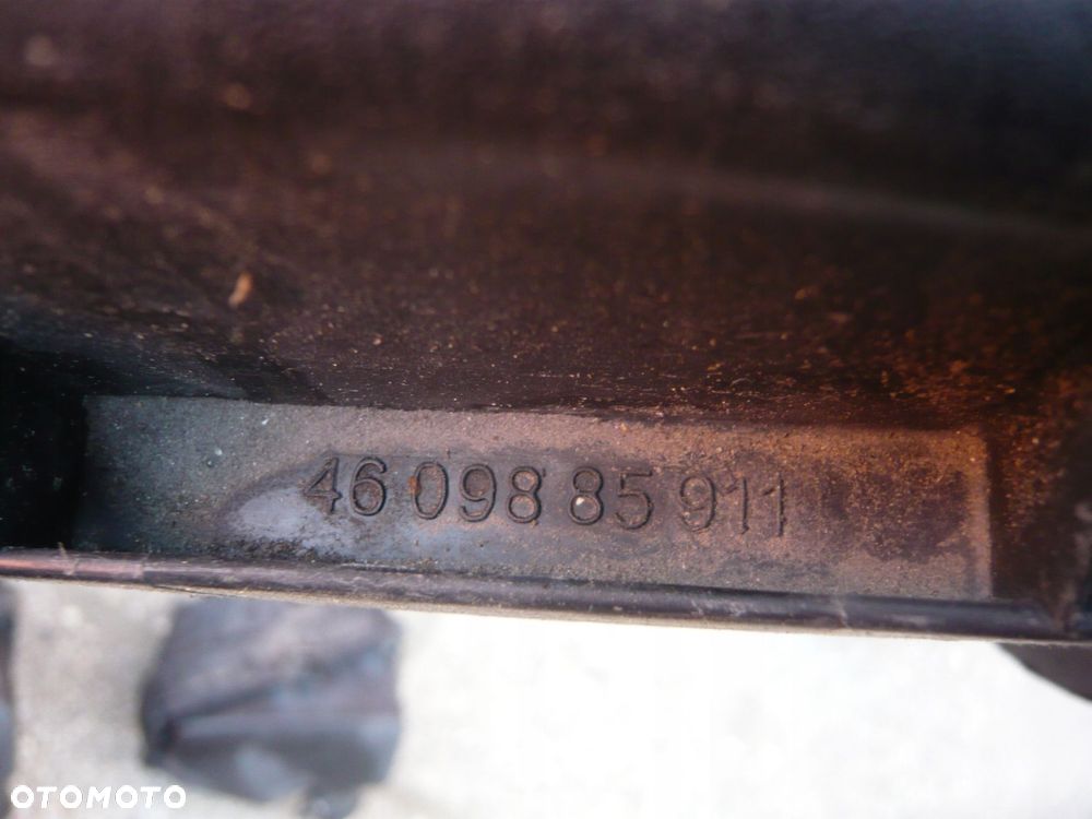 podstawa obudowa filtra powietrza 4609885911 ford mondeo mk3 - 2