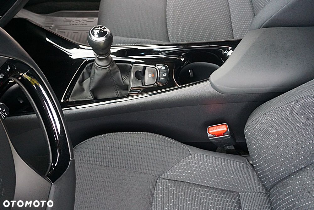 Toyota C-HR 1.2 Turbo Team Deutschland - 33