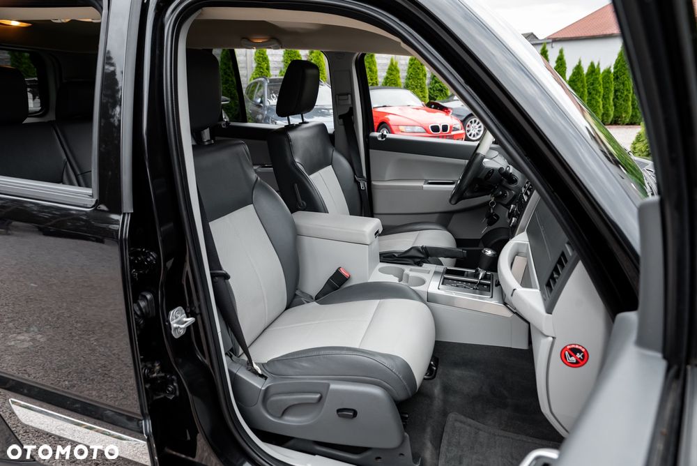 Jeep Cherokee - 24
