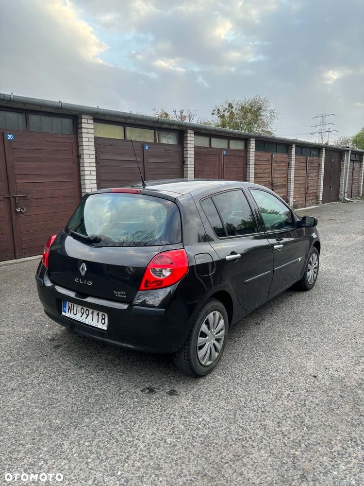 Renault Clio 1.2 16V Campus - 5