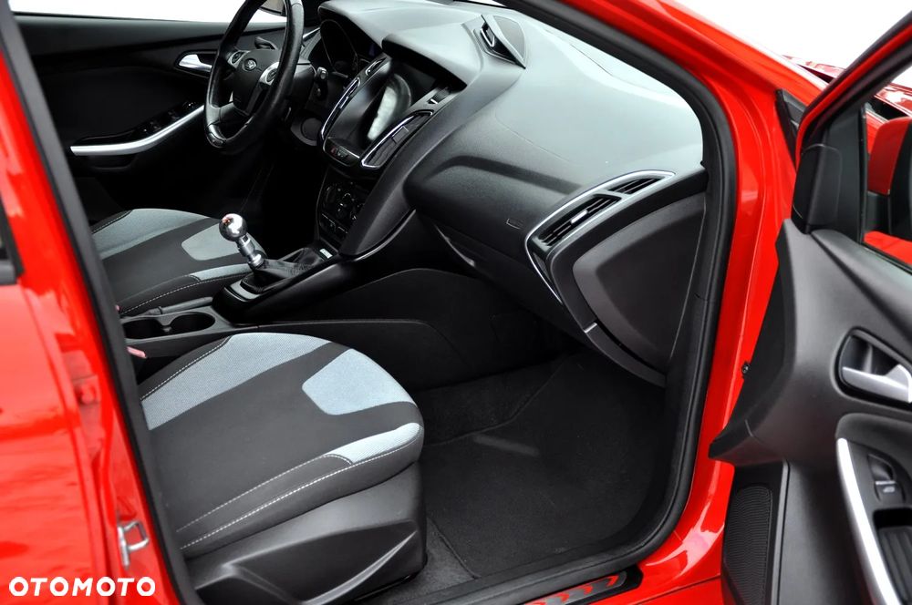 Ford Focus 2.0 EcoBoost ST mit Leder-Sport-Paket - 27