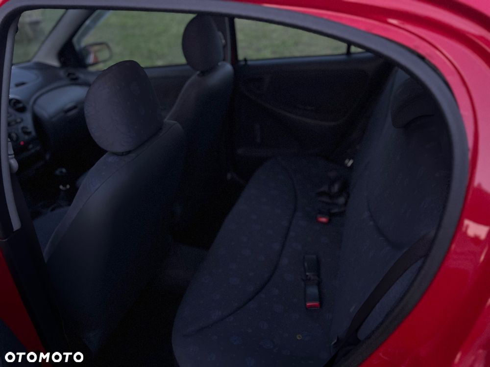 Toyota Yaris - 7