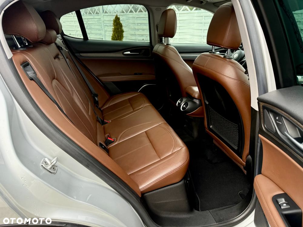 Alfa Romeo Stelvio 2.0 Turbo 16V AT8-Q4 Veloce Ti - 20