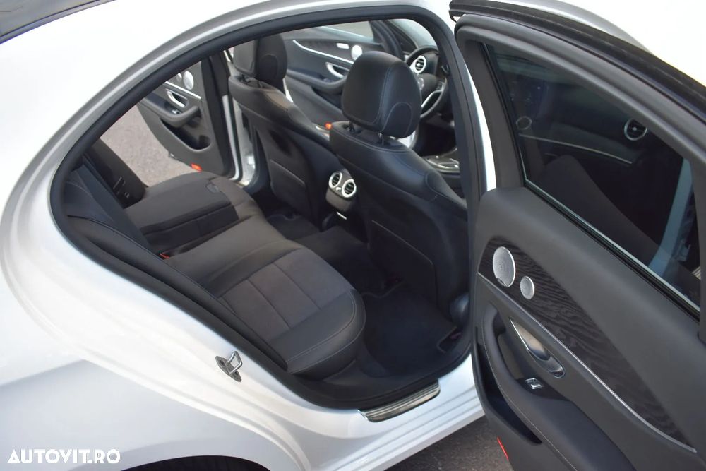 Mercedes-Benz E 300 4Matic 9G-TRONIC Avantgarde - 28