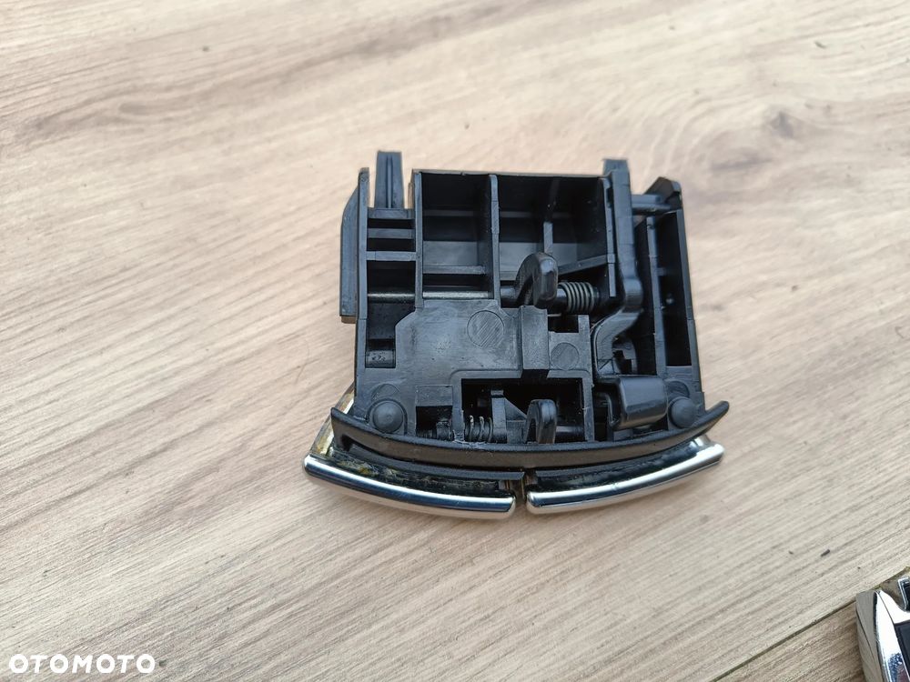 MERCEDES W211 UCHWYT ZAMEK PODŁOKIETNIKA ELEGANCE - 5