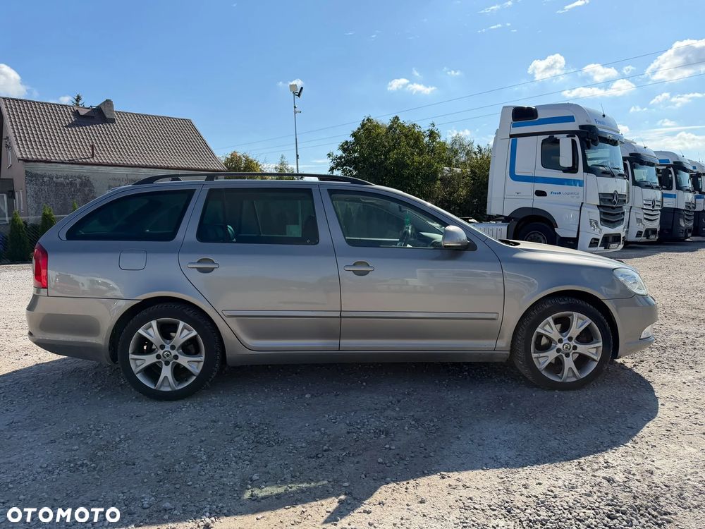 Skoda Octavia 2010 photo 5