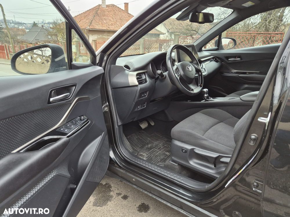 Toyota C-HR Hybrid Style - 22