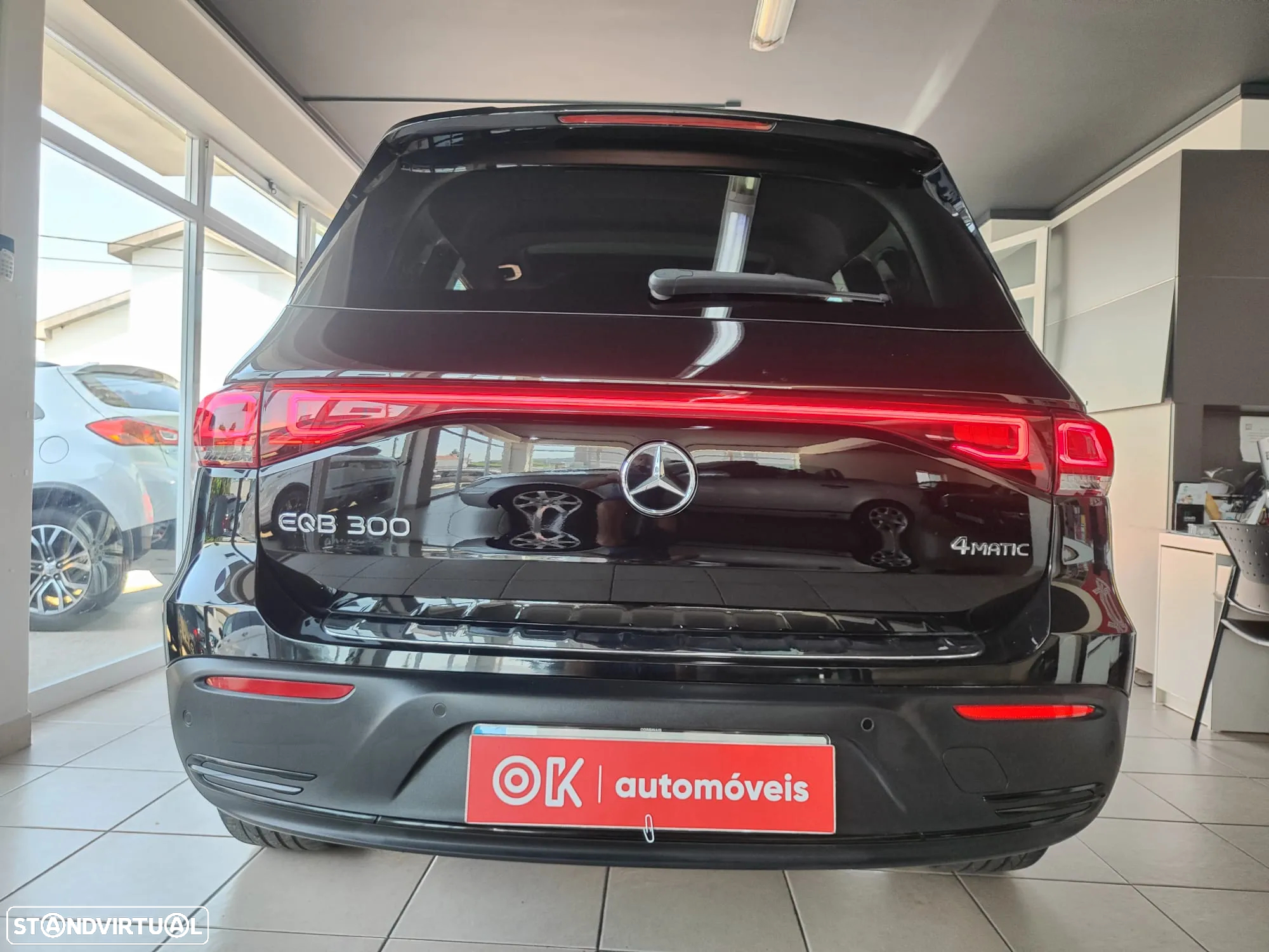 Mercedes-Benz EQB 300 4Matic Progressive - 8