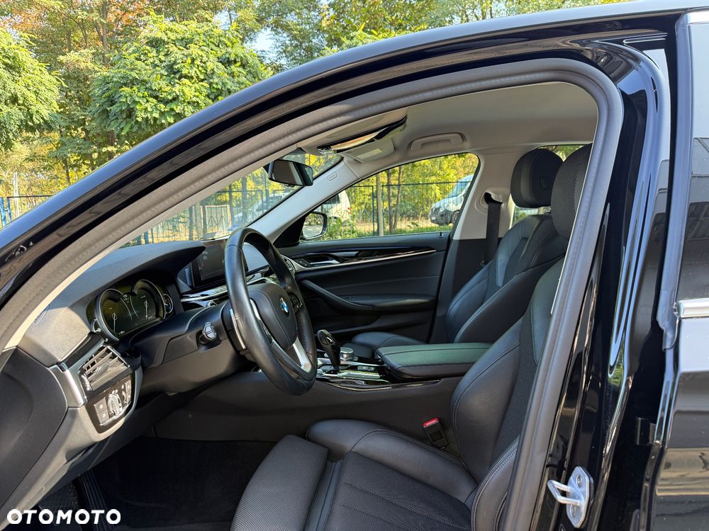 BMW Seria 5 518d Sport Line - 14