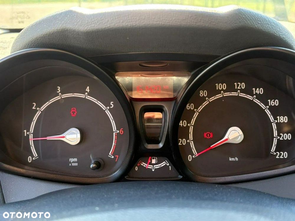 Ford Fiesta 1.25 Ambiente EU5 - 23