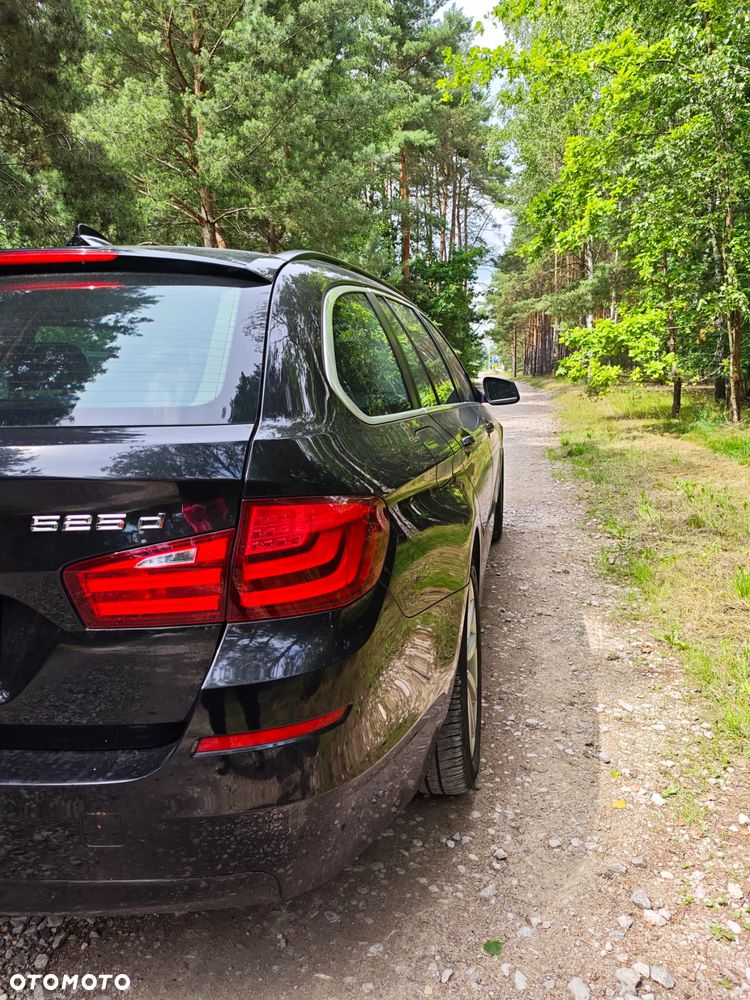 BMW Seria 5 525d xDrive Luxury Line - 23
