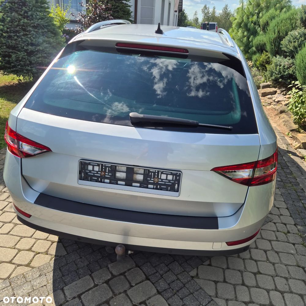 Skoda Superb 2.0 TDI DSG Active - 14