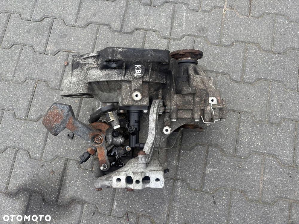 SKRZYNIA BIEGÓW 1.9 TDI KBL VW CADDY 2009 - 1