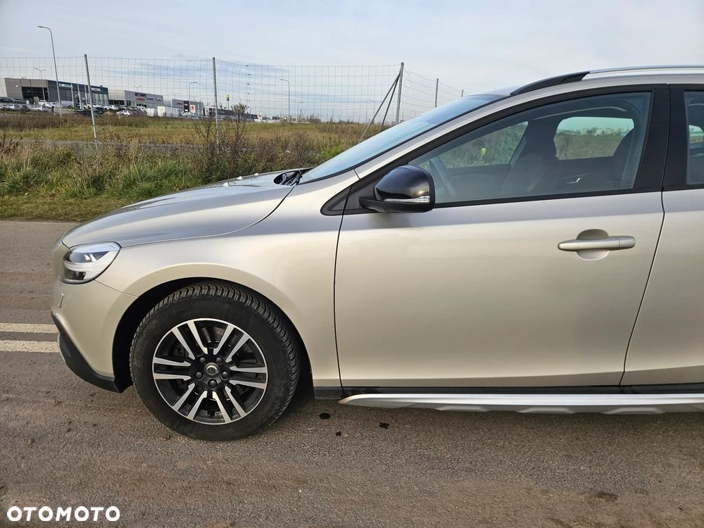 Volvo V40 T3 Drive-E Momentum - 17