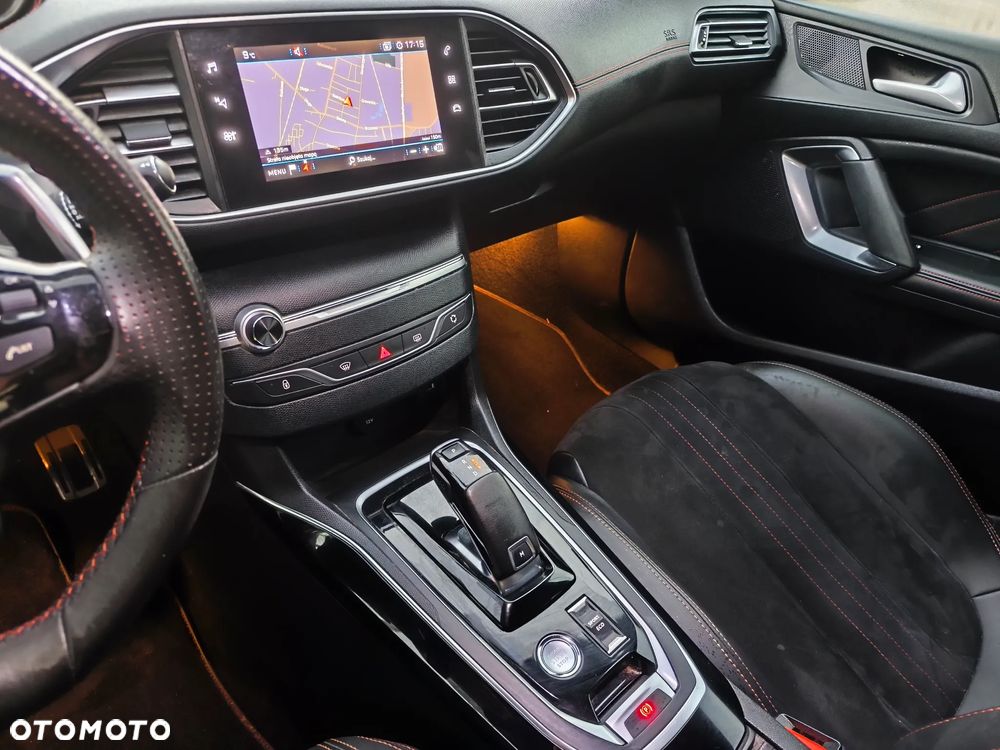 Peugeot 308 - 8