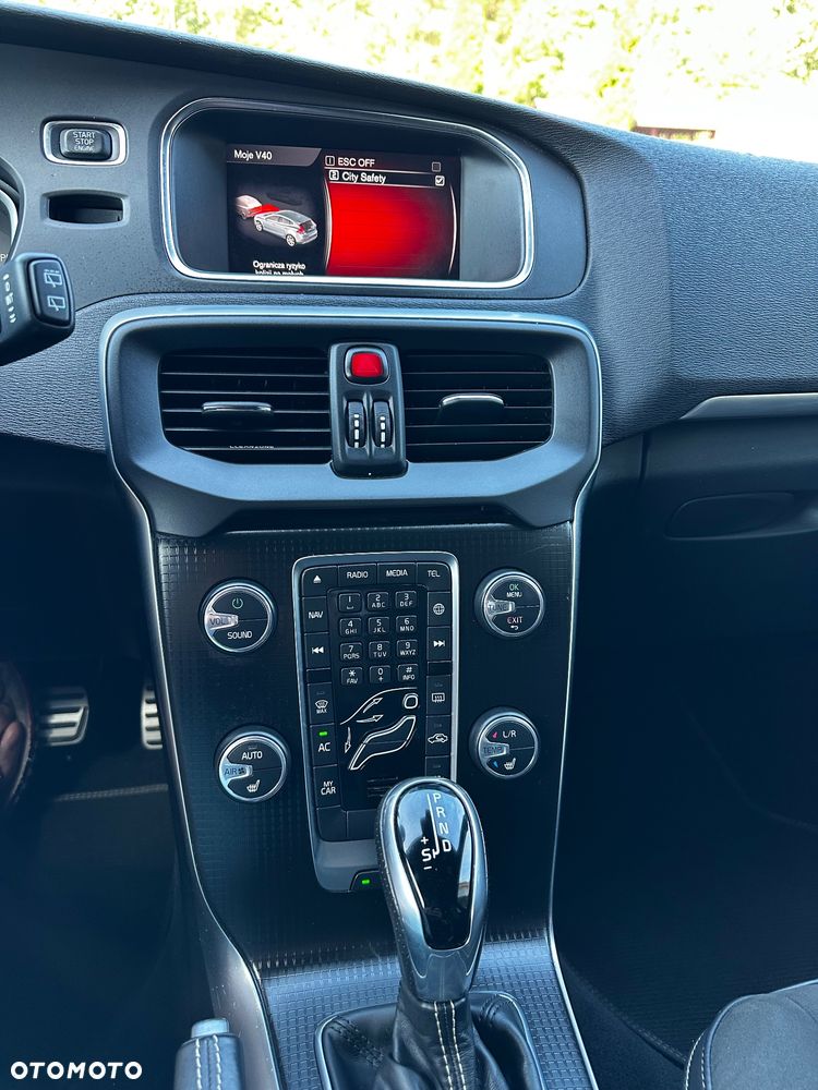 Volvo V40 D3 Geartronic RDesign - 37