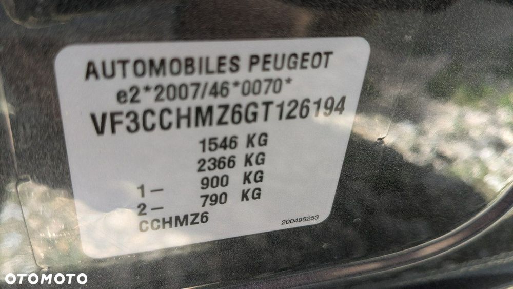 Peugeot 208 - 22