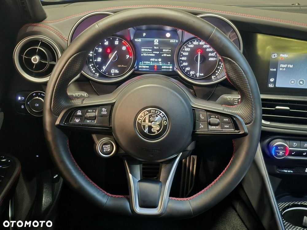 Alfa Romeo Giulia 2.0 Turbo 16V AT8-Q4 Estrema - 20