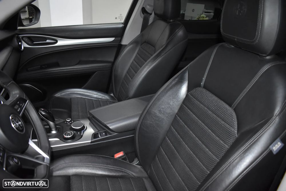 Alfa Romeo Stelvio 2.2 D Super AT8 Q4 - 24
