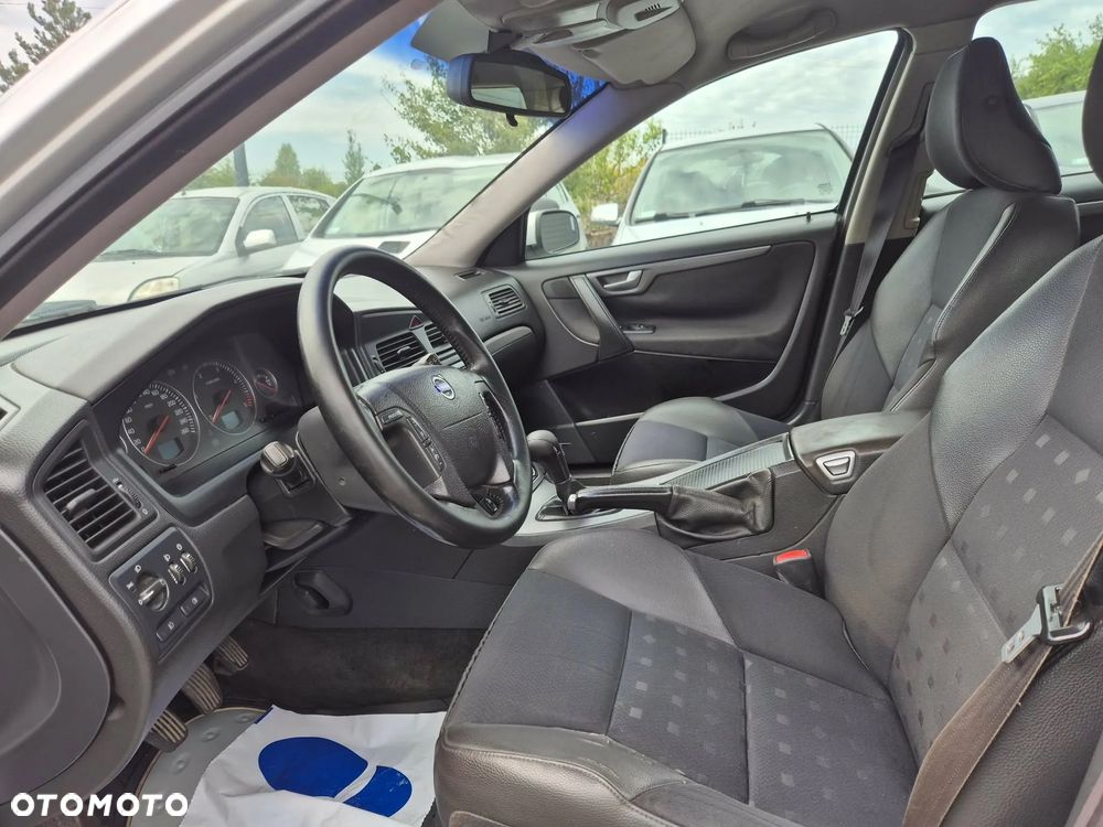 Volvo V70 2.4D5 AWD Kinetic - 14