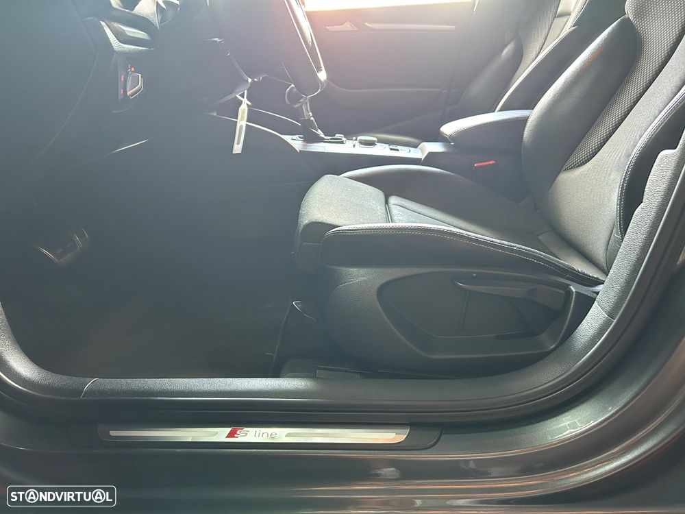 Audi A3 Limousine 2.0 TDI S tronic S line Sport Pack - 31