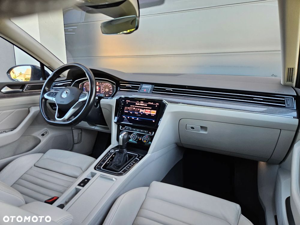 Volkswagen Passat 2.0 TDI EVO Elegance DSG - 26