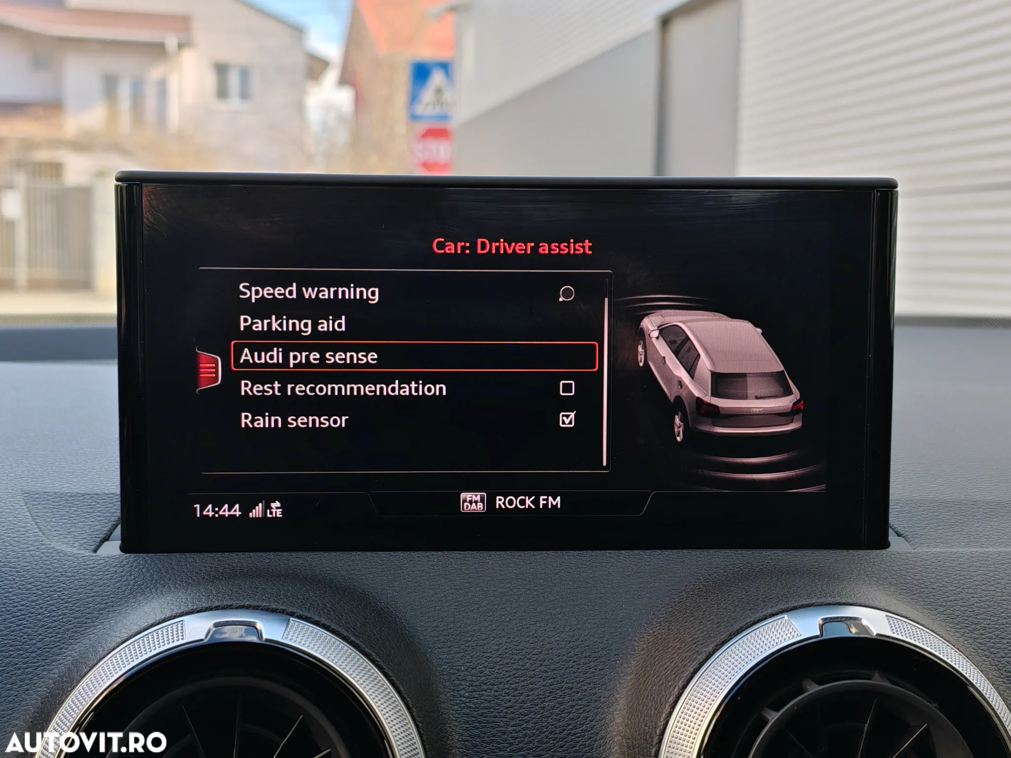 Audi Q2 30 TDI Advanced - 32