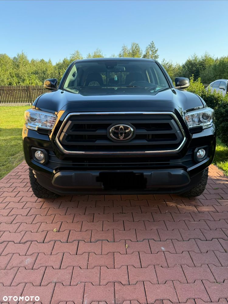 Toyota Tacoma - 1