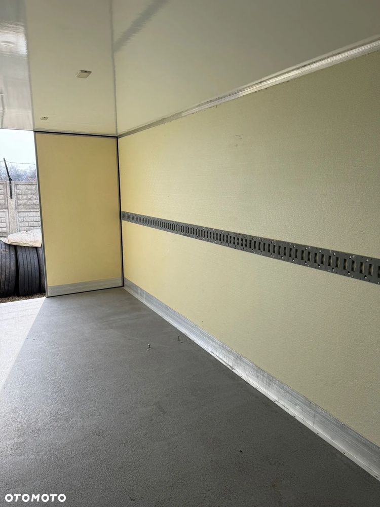 Iveco Daily 50C15 do 3,5t Izoterma Chłodnia 12palet 5.6 dł - 7