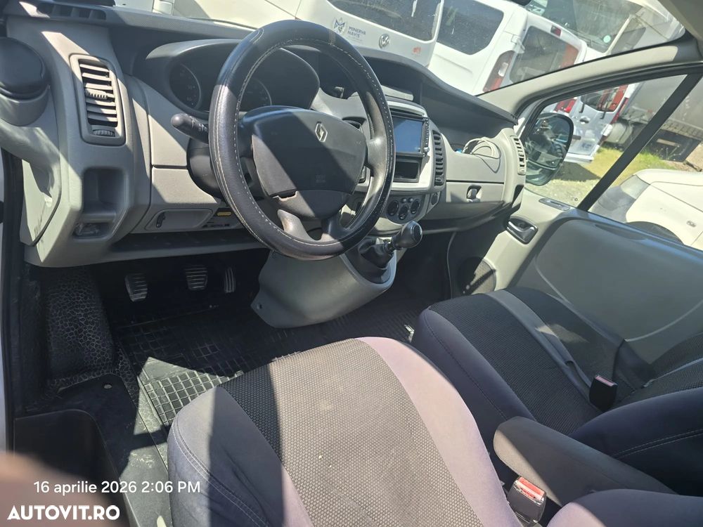 Renault Trafic Passenger L1H1 Authentique - 3