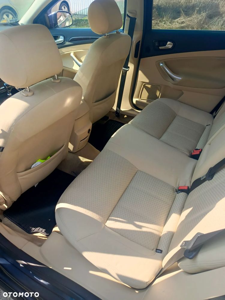 Ford Mondeo 1.8 TDCi Ghia - 13