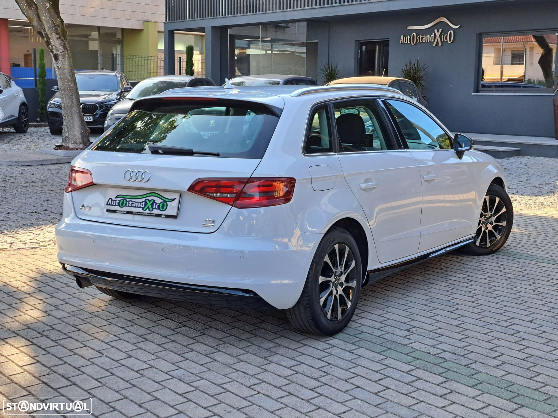 Audi A3 Sportback 1.6 TDI Attraction Ultra - 2