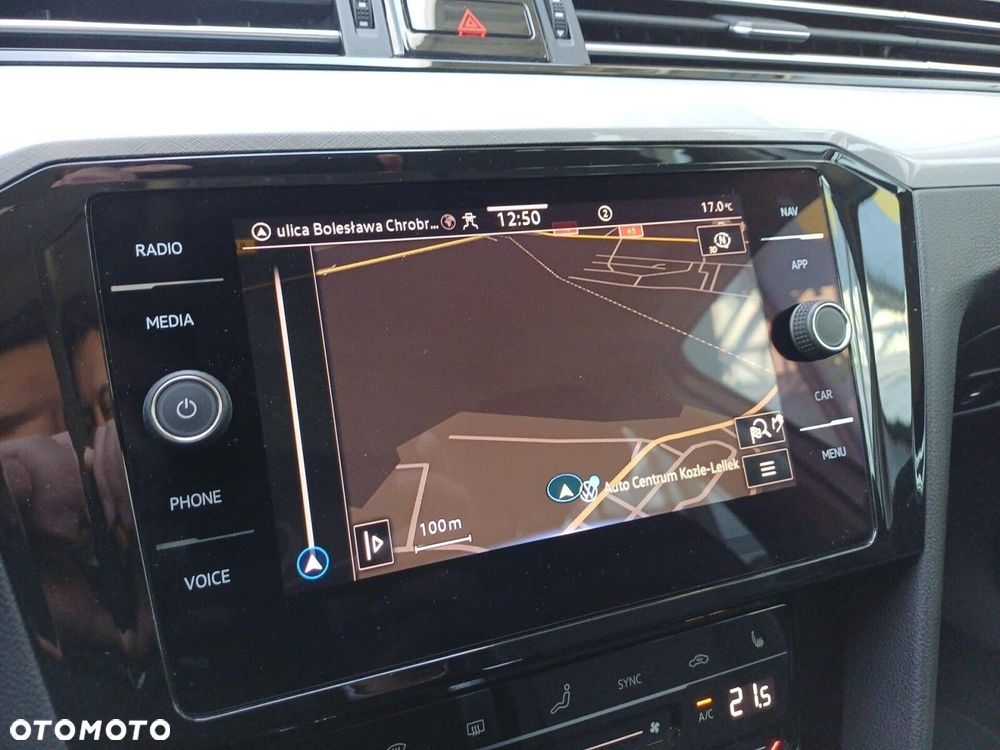 Volkswagen Passat - 16