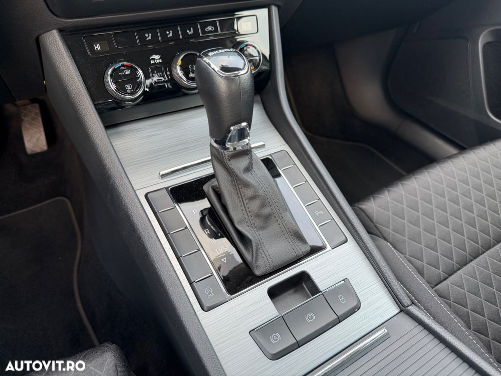 Skoda Superb 2.0 TDI DSG Essence - 11