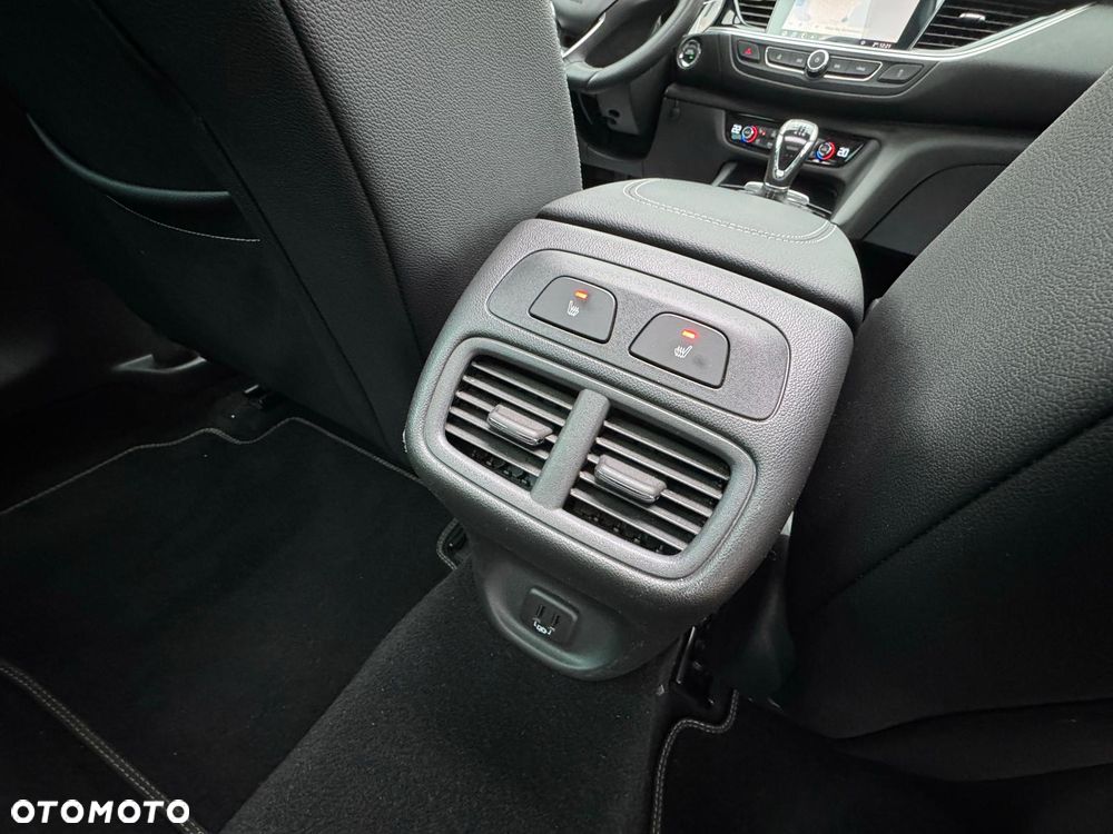 Opel Insignia - 28