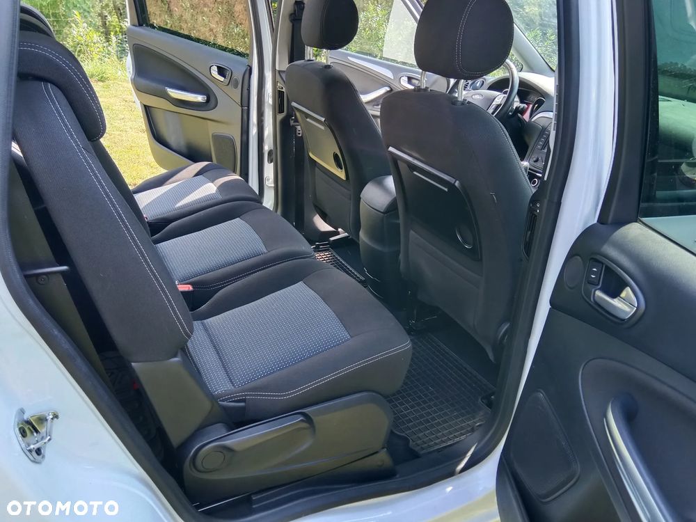 Ford Galaxy - 10