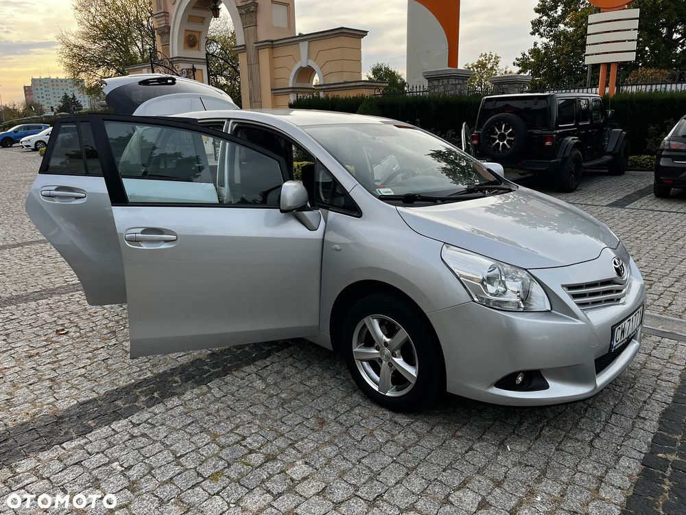 Toyota Verso 2012 photo 3
