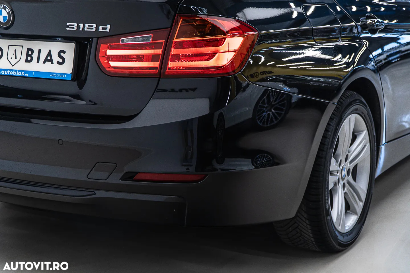BMW Seria 3 318d Sport Line - 37