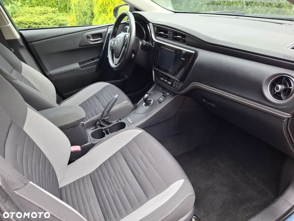 Toyota Auris - 17